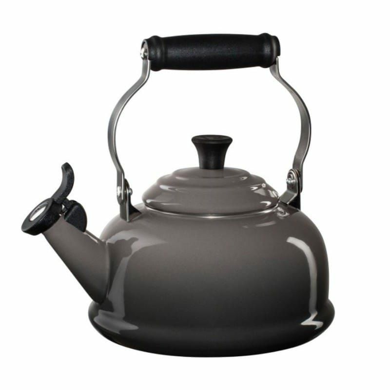 ル・クルーゼ 笛吹きケトル クラシック 1.6L IH対応 ルクルーゼ やかん Le Creuset Classic Whistling Kettle  Enamel-on-Steel 1.7qt Q3101 | アルファエスパス