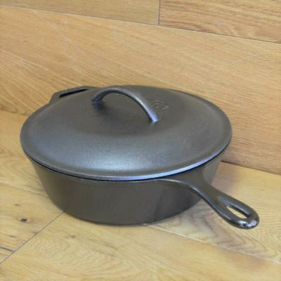 Lodge L8CF3 Cast Iron Covered Chicken Fryer Pre-Seasoned 3-Quart Black