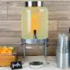ガラスドリンクディスペンサー7.5Lインフューザーメタルスタンド付Cal-Mil1580-2INF-742GallonSilverSohoGlassBeverageDispenserwithInfusionChamber21115802INF7