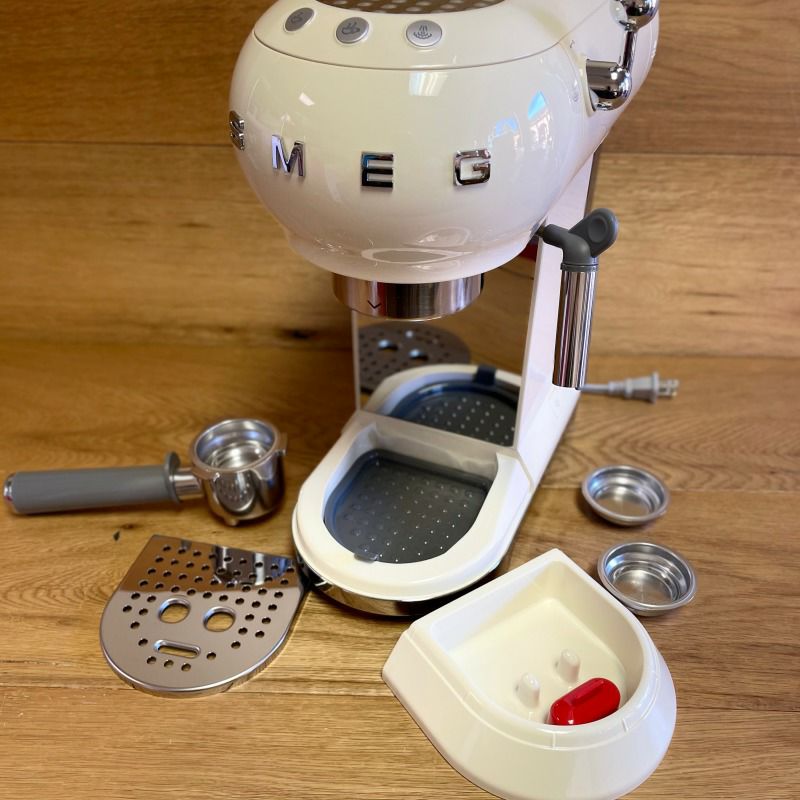 スメッグ エスプレッソマシン メーカー レトロスタイル Smeg スメッグ エスプレッソマシン メーカー レトロスタイル Smeg