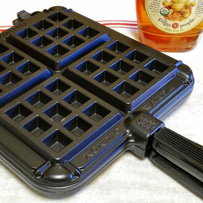 【送料無料】ディックウエアワッフルメーカーNordicWare15040CastAluminumStovetopBelgiumWaffleIron