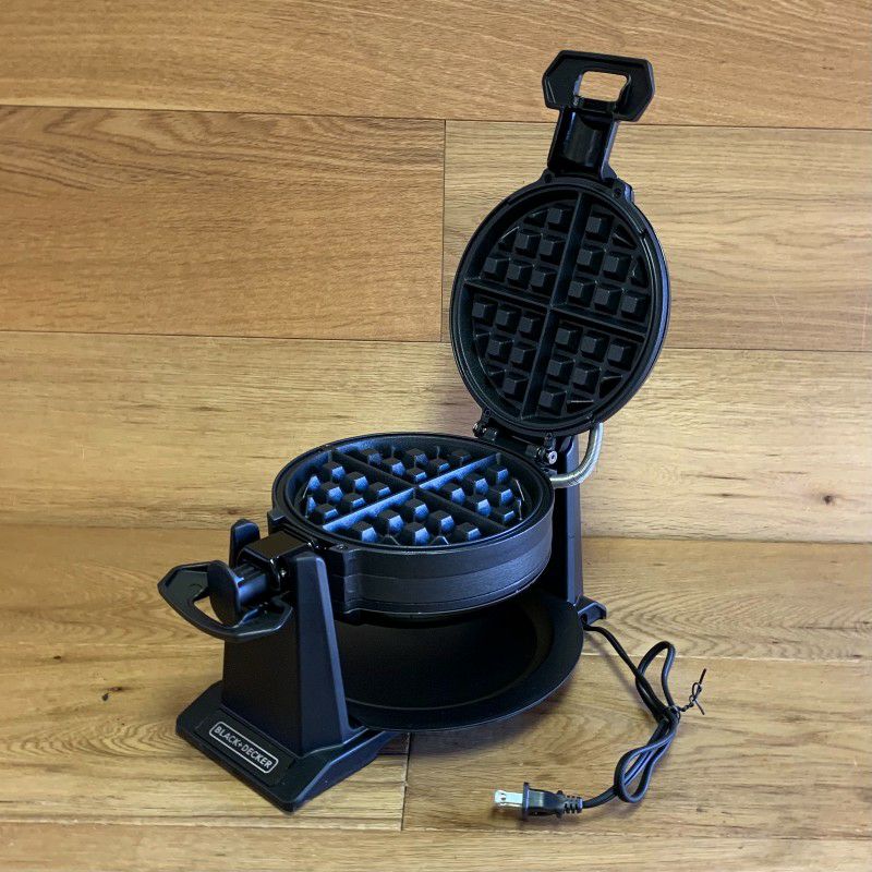 家庭用 ブラック・アンド・デッカー フリップ式 両面ワッフルメーカー ラウンド型 丸型 ブラック BLACK+DECKER Rotating  Waffle Maker, Black, WMD200B 家電 | アルファエスパス