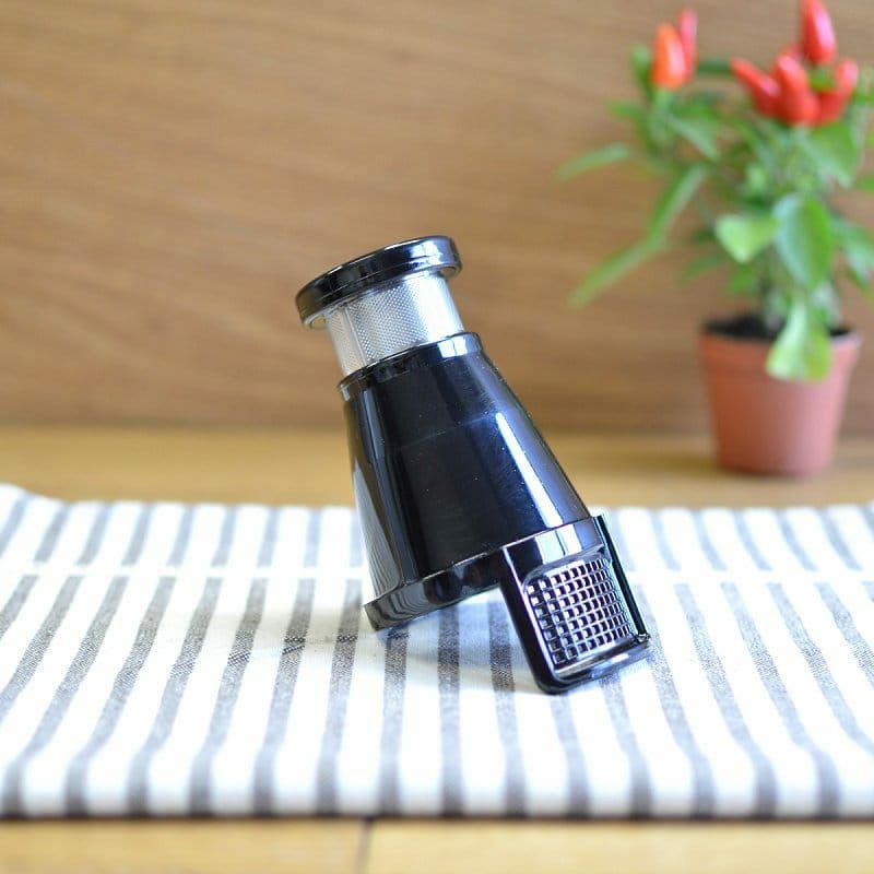 【送料無料】オメガJ8006ジューサーブラック/クロムOmegaJ8006NutritionCenterCommercialMasticatingJuicer,BlackandChrome【smtb-k】【kb】