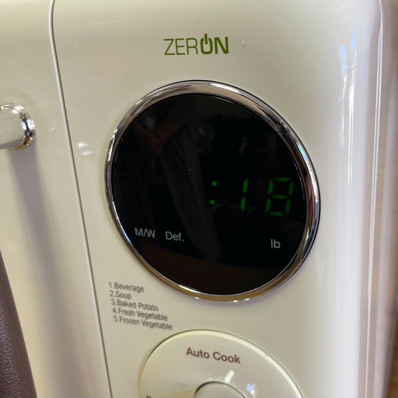 電子レンジオートメニュー5種レトロDaewooKOR07R3ZE0.7cu.ft700WRetroCountertopMicrowaveOven家電