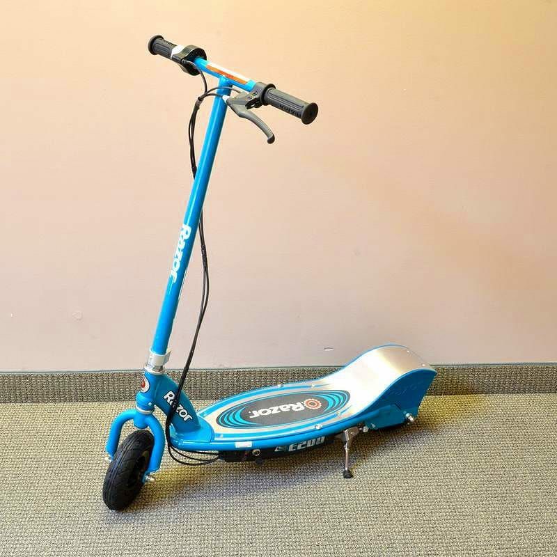 【送料無料】レーザー電動スクーターRazorE200ElectricScooter