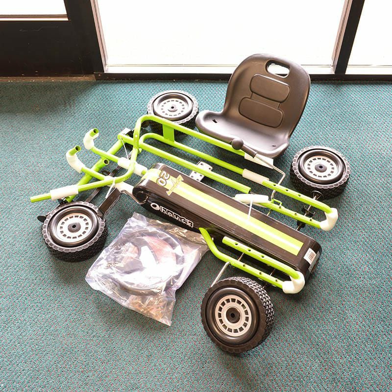 子供用4輪ペダル式ゴーカート 対象年齢4～8歳まで Hauck Lightning