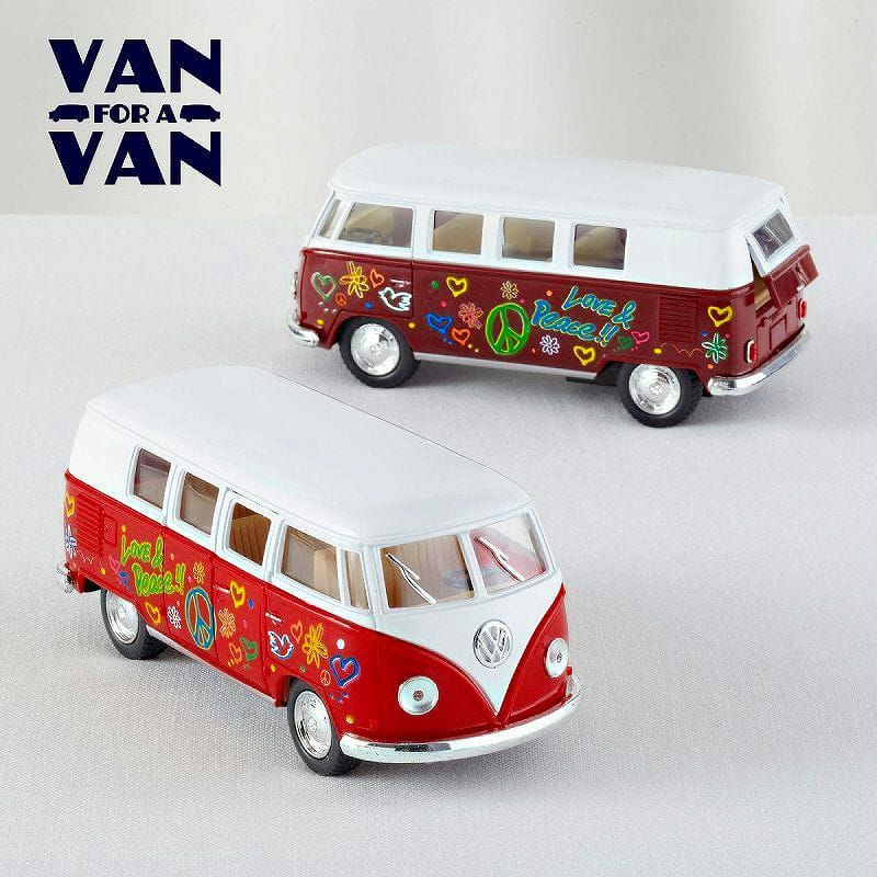 フォルクスワーゲンヒッピーバスおもちゃ1/32スケール（色の選択不可）VolkswagenClassicalHippieBus(1962)【RCP】