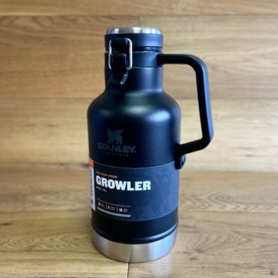 スタンレー 真空グロウラー ボトル 水筒 ビール 炭酸 1.9L 最大24時間保冷 BPAフリー アウトドア キャンプ Stanley Classic Vacuum Insulated Growler