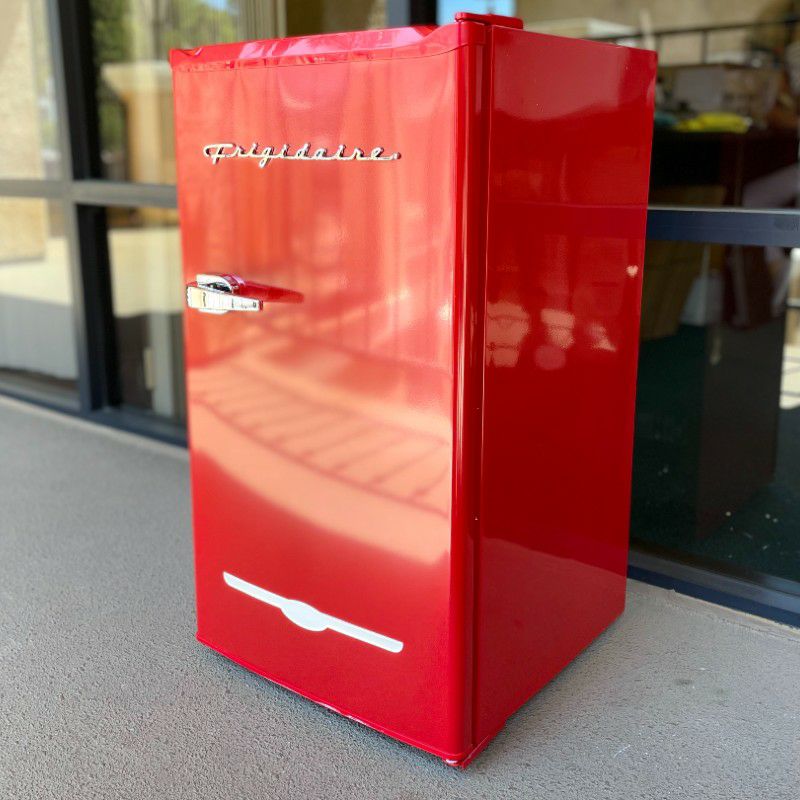 冷蔵庫冷凍庫91Lボトルオープナー付レトロFrigidaire3.2CuFtRetroMiniFridgeWithSideBottleOpener家電