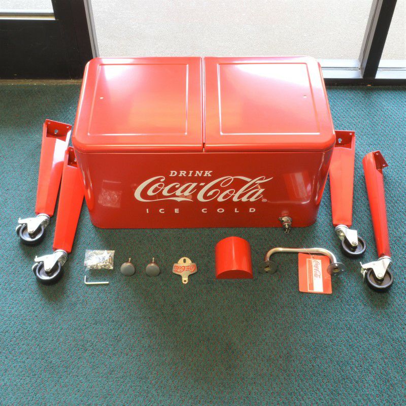 コカコーラカート型クーラーボックスキャスター付オープナー付レトロLeighCountryCP9810560QtCoca-ColaIceCold(Embossed)Cooler,Red