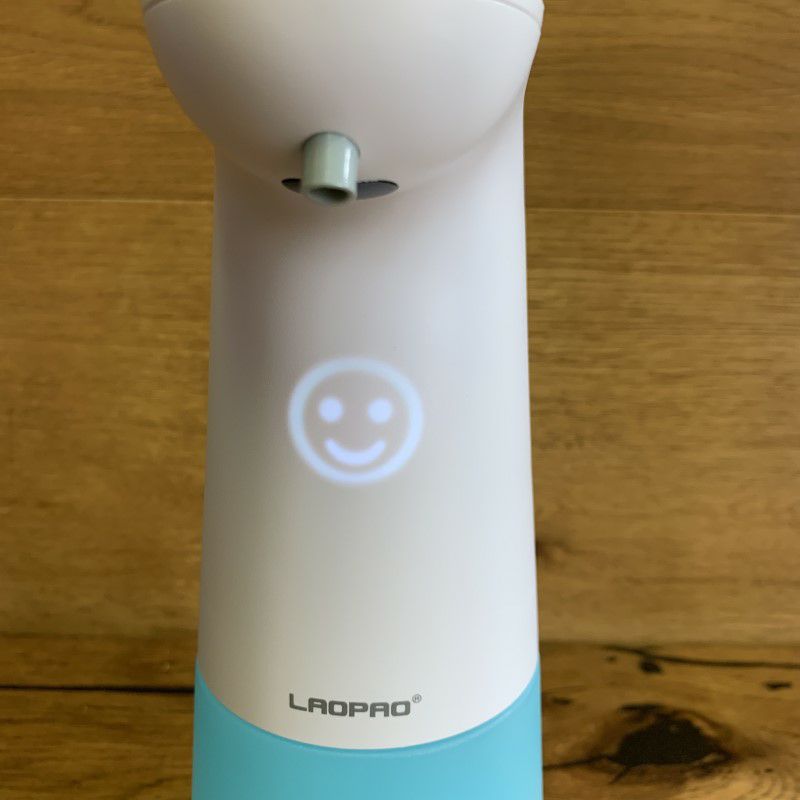 泡ソープディスペンサー電池式240ml電動センサーフォーム石鹸LAOPAOSoapDispenser,TouchlessFoamingSoapDispenserHandFreeCountertopSoapDispensers240mlXmasGiftAutomaticSoapPumpforBathroomKitchen(White)