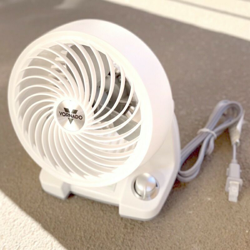 エアサーキュレーターコンパクトファン扇風機スマートエナジー直径17cmボルネードVornado133DCEnergySmartCompactAirCirculatorFanwithVariableSpeedControl,White家電