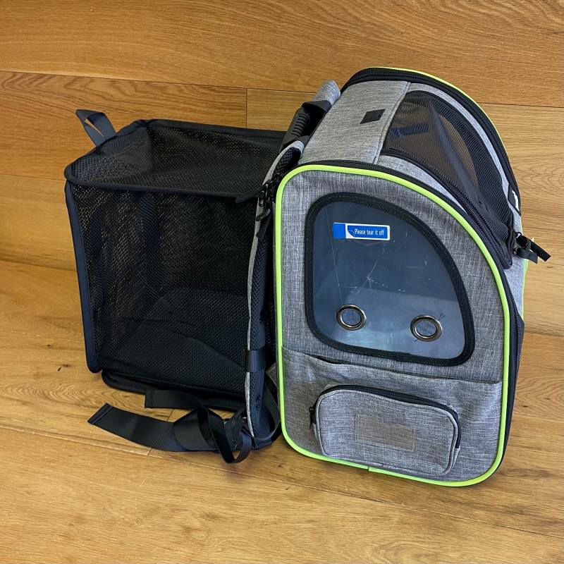 バックパック型ペットキャリーメッシュ8kgまで小型犬猫PecutePetCarrierBackpack,DogCarrierBackpack,ExpandablewithBreathableMeshforSmallDogsCatsPuppies,PetBackpackBagforHikingTravelCampingOutdoorHoldPetsUpto18Lbs