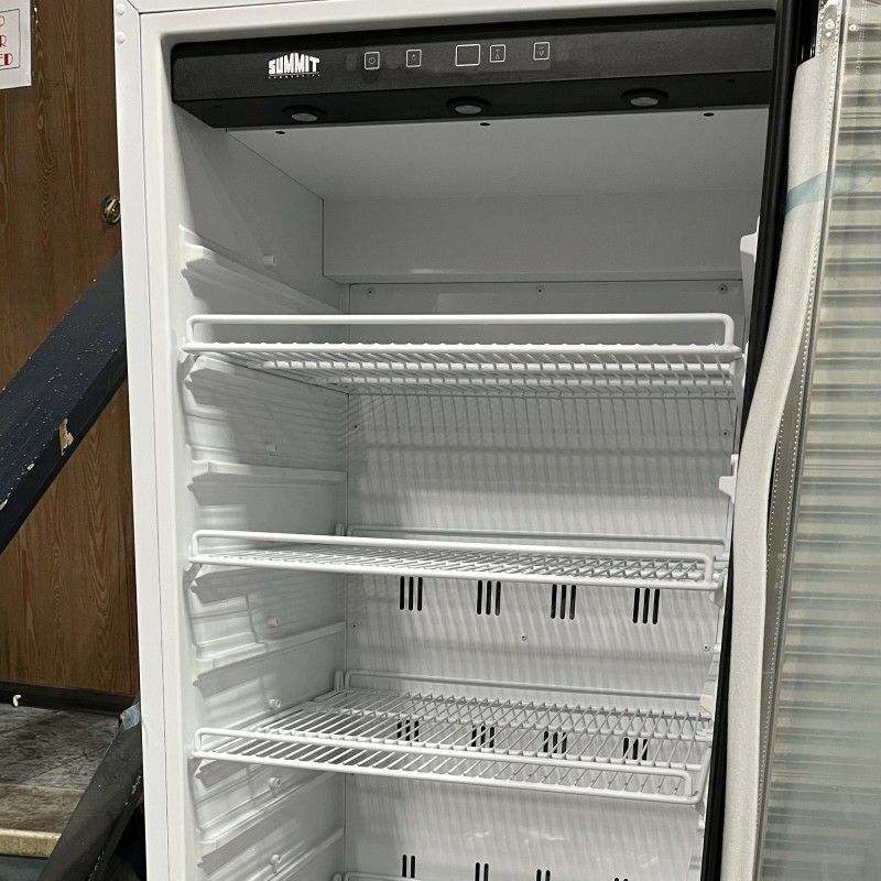 ビルトイン冷蔵庫357Lガラスドアワイヤーシェルフ6段SummitSCR1400W24Inch12.6cu.ft.CapacityFreestandingGlassDoorBeverageCenterwithLock家電【代引不可】