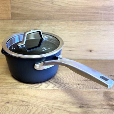 カルファロン 片手鍋 3.3L ソースパン 湯切り穴 フタ付 プレミア Calphalon Premier Hard-Anodized Nonstick 3.5-Quart Pour and Strain Saucepan with Cover