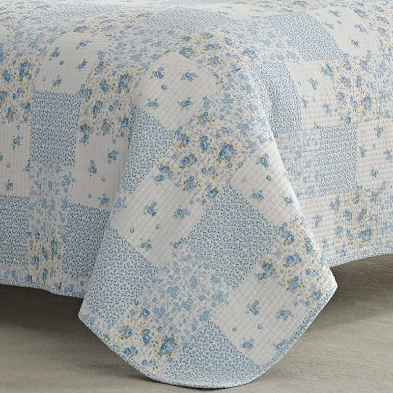 ローラアシュレイリバーシブルキルト枕カバーセット花柄ブルーパッチワークLauraAshleyHome|KennaCollection|LuxuryPremiumUltraSoftQuiltCoverlet,Comfortable3PieceBeddingSet,AllSeasonStylishBedspread,Full/Queen,Cornflower