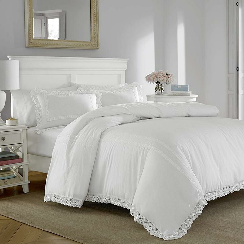 ローラアシュレイリバーシブルキルト枕カバーセットレースホワイト白LauraAshleyHome|AnnabellaCollection|LuxuryUltraSoftComforter,AllSeasonPremium3PieceBeddingSet,StylishDelicateDesignforHomeD?cor,Full/Queen,White