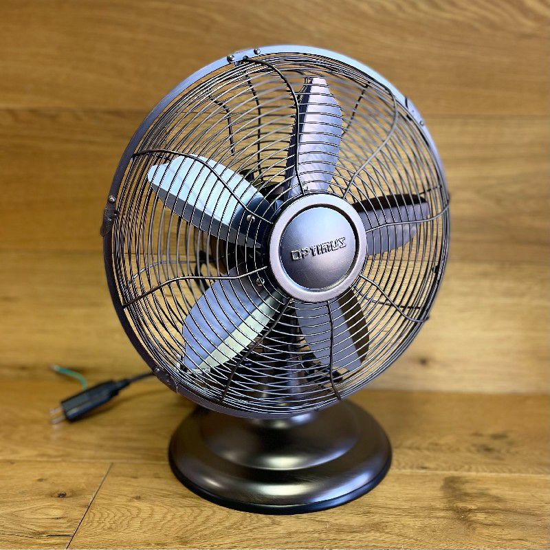 オプティマスファッションテーブルファン扇風機クロームF-8121OptimusF-812112-InchOscillating3-SpeedFashionTableFan,ChromewithRedWoodAccent