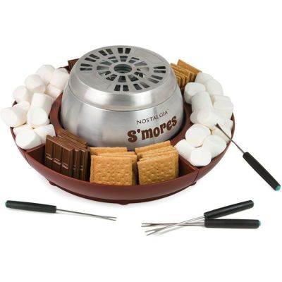 ノスタルジア マシュマロ スモアメーカー セット 回転式トレイ フォーク4本 Nostalgia LSM400 Indoor Electric Stainless Steel S'mores Maker with 4 Lazy Susan Compartment Trays for Graham Crackers, Chocolate