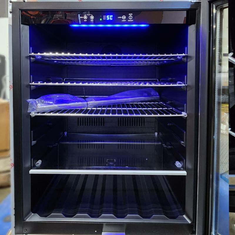 サミットアンダーカウンタービルトイン冷蔵庫幅60cm119LSummit24"Built-In/FreestandingBeverageCenter,4.2cu.ft.UndercounterRefrigeratorALBV2466/ALBV2466CSS【代引不可】家電