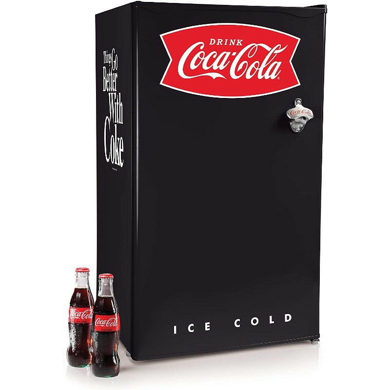 冷蔵庫 ノスタルジア コカコーラ 栓抜き 角氷トレイ スクレーパー付き 90.6L Nostalgia Coca-Cola CRF32BKCK 3.2  Cu. Ft. Refrigerator 家電 | アルファエスパス