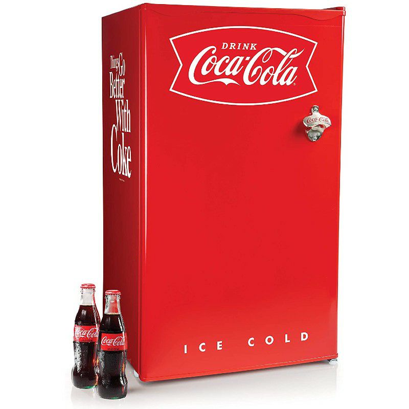 冷蔵庫 ノスタルジア コカコーラ 栓抜き 角氷トレイ スクレーパー付き 90.6L Nostalgia Coca-Cola CRF32BKCK 3.2  Cu. Ft. Refrigerator 家電 | アルファエスパス