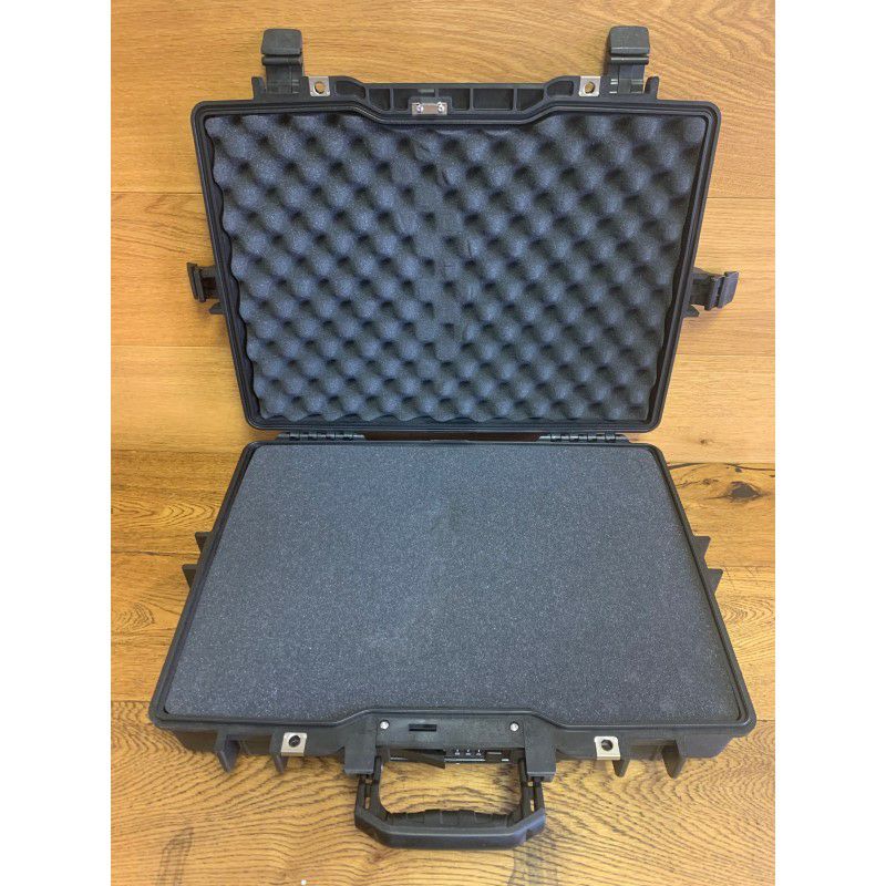 ノートパソコンラップトップ保護ケースダイヤル式ロック防水防塵防滴ペリカンPelican1495ProtectorLaptopCase