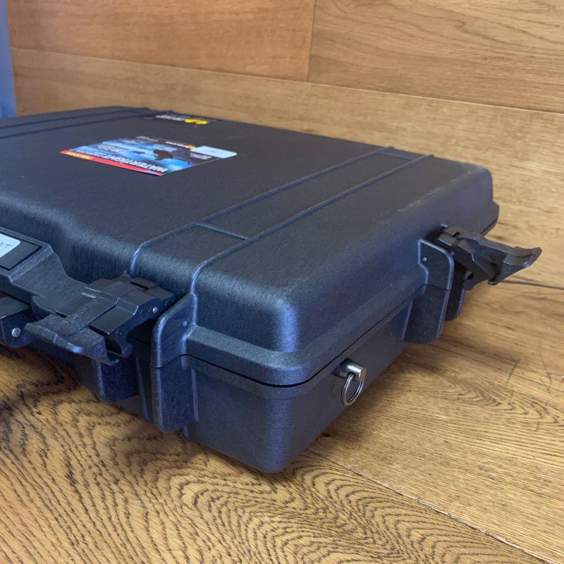 ノートパソコンラップトップ保護ケースダイヤル式ロック防水防塵防滴ペリカンPelican1495ProtectorLaptopCase