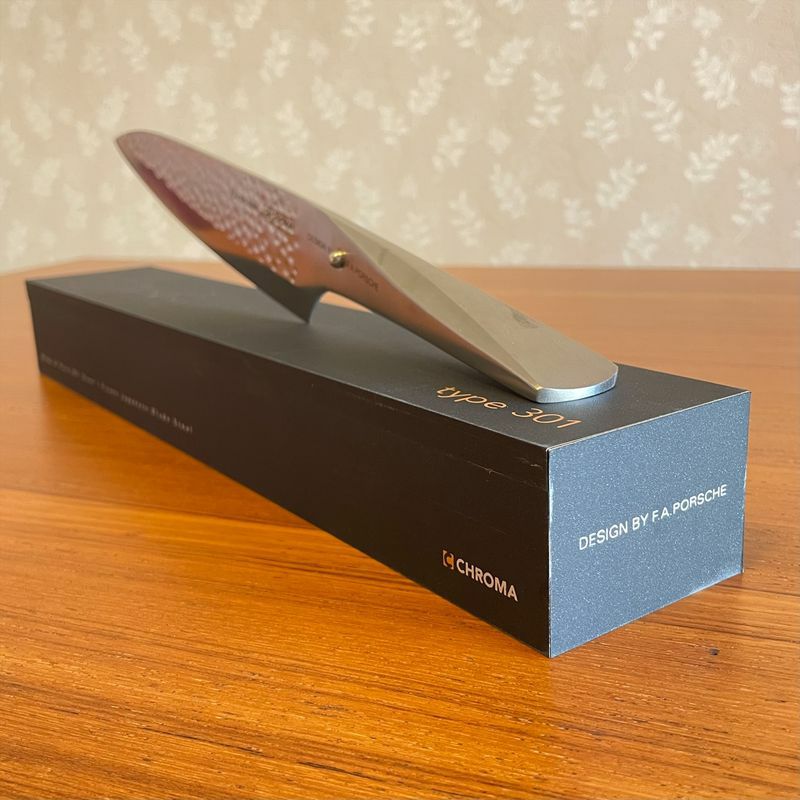 ポルシェデザインハンマー牛刀包丁Type301槌目模様刃渡り20cm贈り物シェフナイフ牛刀おしゃれギフトプレゼントP-18HM【日本正規代理店】ChromaChefcnife200mmhammeredDesignedByF.A.Porsche