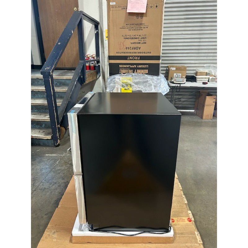 冷蔵庫引き出し式2段ビルトインステンレス屋内／屋外用Summit24InchBuiltIn2-DrawerUndercounterRefrigeratorwith4.8Cu.Ft.Capacity,Indoor/OutdoorCompatible,andEnergyStarCertfied家電【代引不可】
