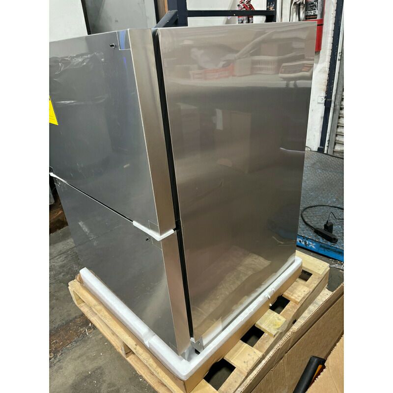冷蔵庫冷凍庫引き出し式2段ビルトインステンレス屋内Summit24Inch2-DrawerUndercounterRefrigerator-Freezerwith3.9Cu.Ft.Capacity,TemperatureSPRF34D家電【代引不可】