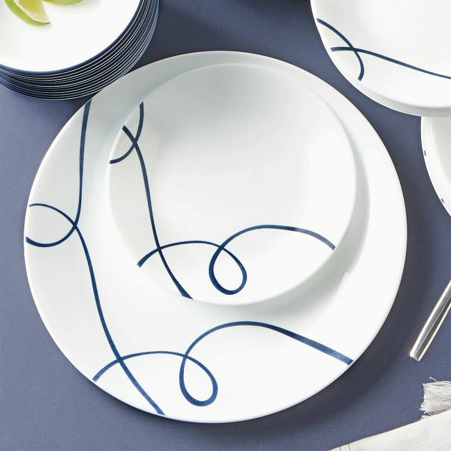 コレール食器セット4人用16点リアブルー青ラインリビングウェアーディナーウェアーCorelle16PieceLightweightandChipResistantLivingwareDinnerwareSet,LiaBlue