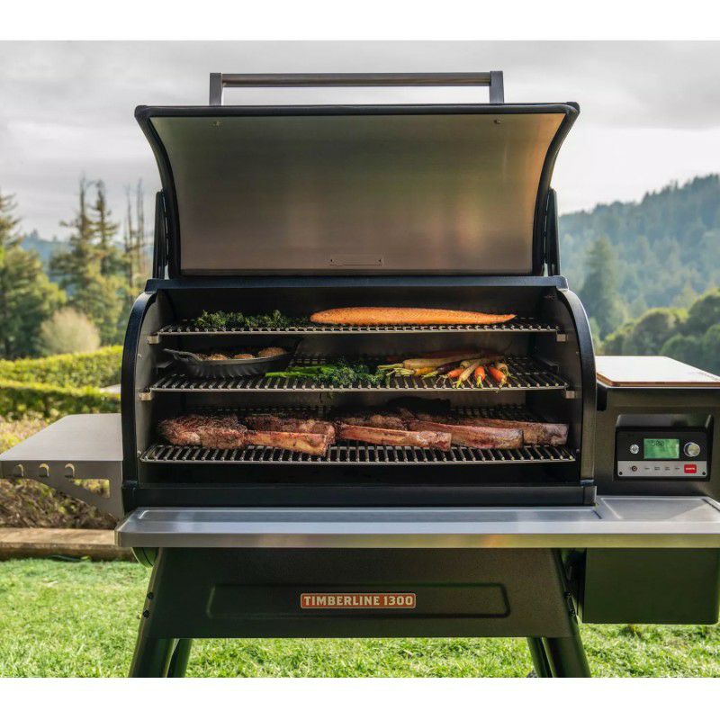 ペレットグリル燻製機トレガーティンバーライン1300デジタルスモーカーキャスター付TRAEGERTIMBERLINE1300PelletGrillandSmokerinBlack家電【代引不可】