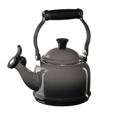 ルクルーゼ デミ 笛吹きケトル やかん オイスター グレー 1.1L IH対応 Le Creuset Enamel-on-Steel Demi  1-1/4-Quart Teakettle Oyster | アルファエスパス