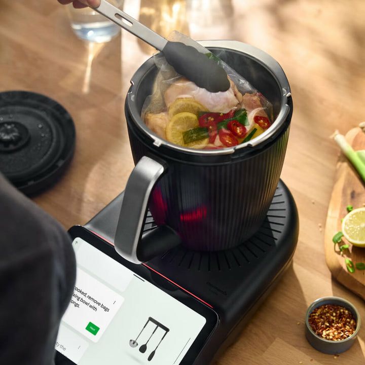 Thermomix TM7（サーモミックス TM7）｜プロ仕様 多機能マルチクッカー